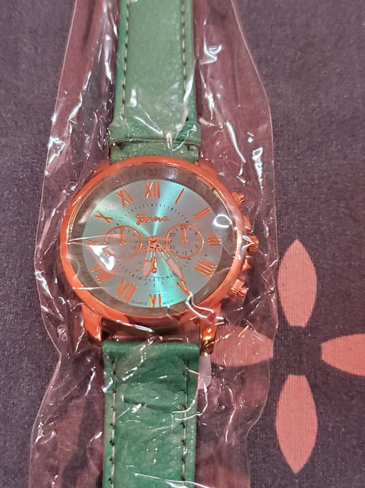 Women GenV watch- Leather green